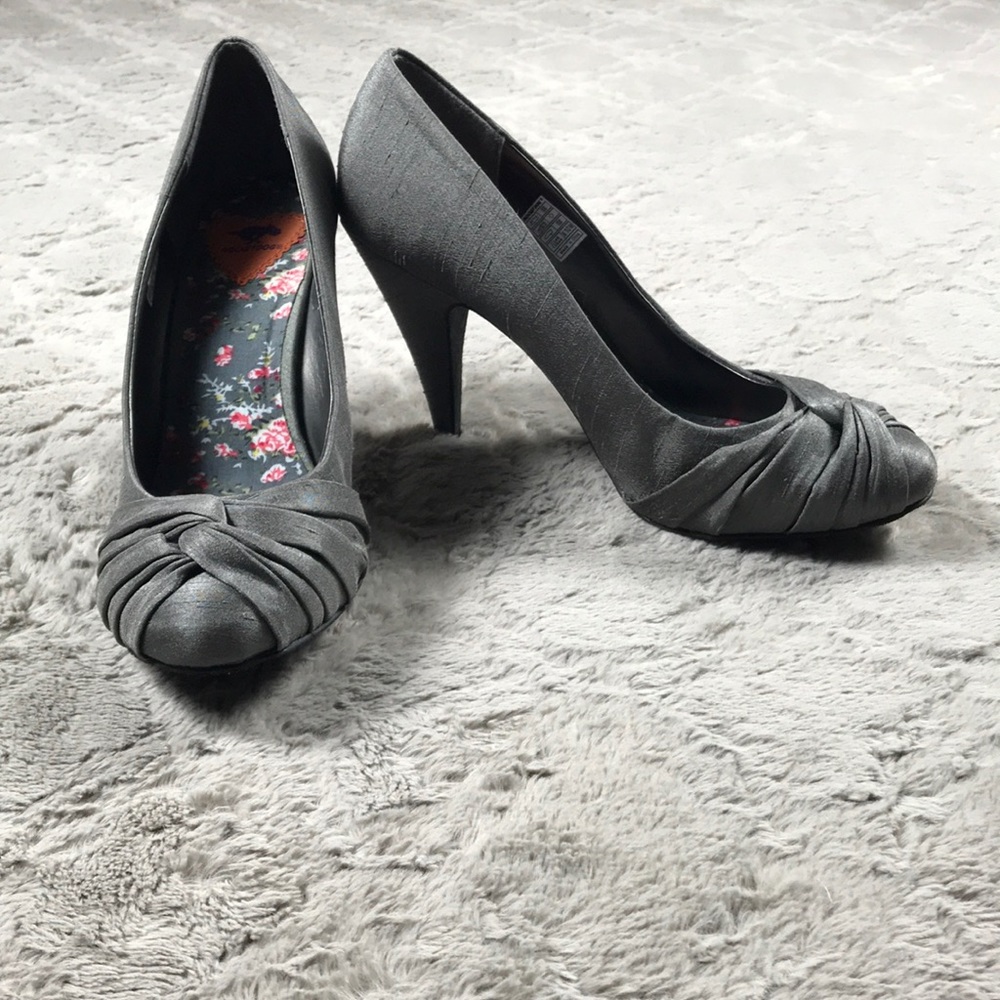 🌸Buy 1 Get 1 Free! NWOB Rocket Dog Knotted Heals